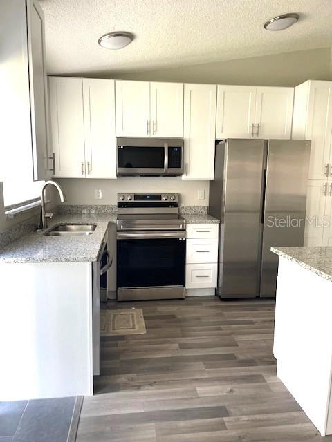 Image 11 of 27 For 1100 Lowry Avenue 33
