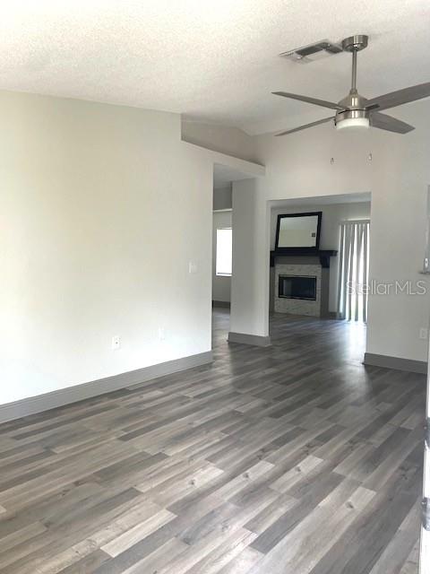 Image 6 of 27 For 1100 Lowry Avenue 33