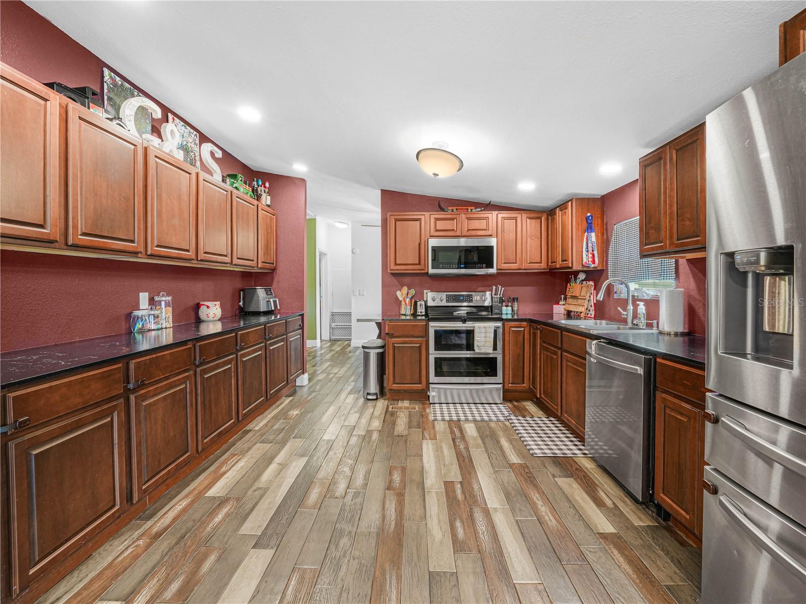 Image 10 of 39 For 2227 Bruton Road