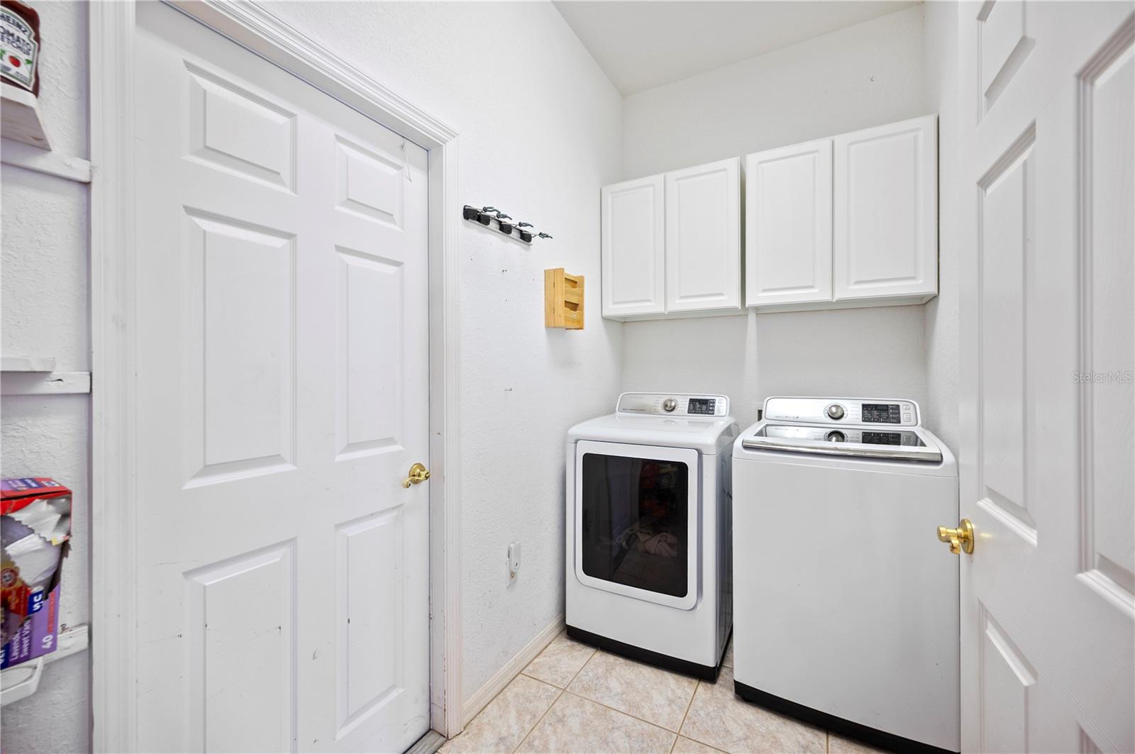 Image 13 of 15 For 525 Seven Oaks Street
