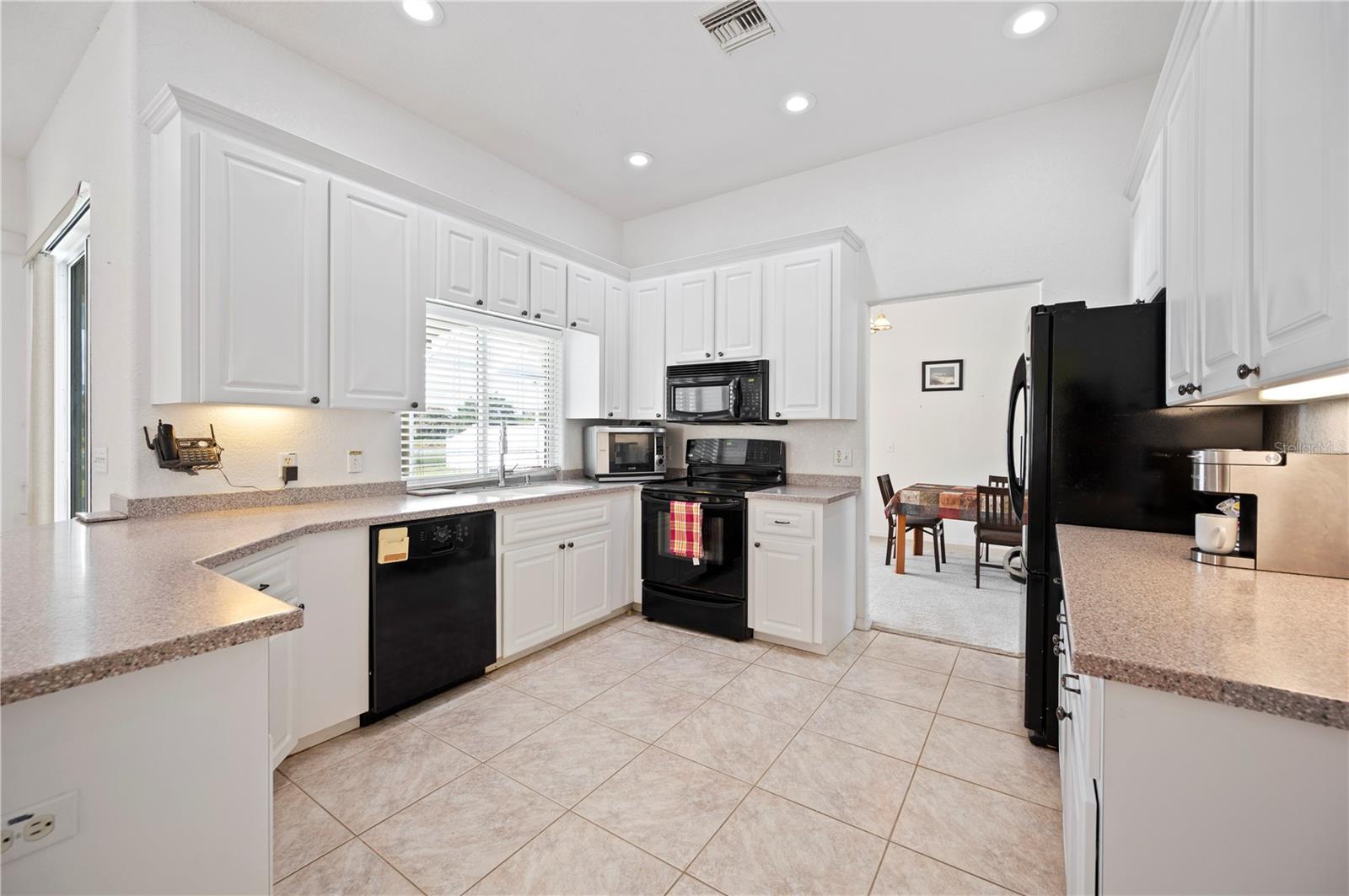 Image 2 of 15 For 525 Seven Oaks Street