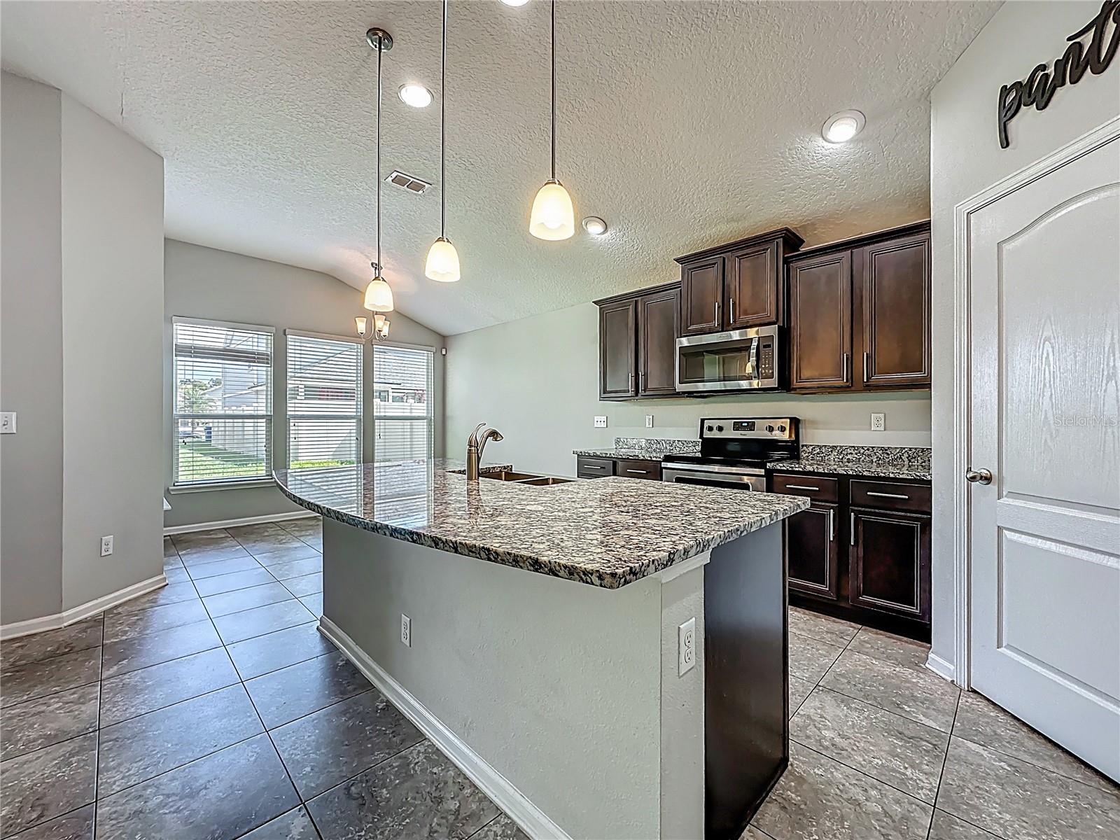 Image 5 of 29 For 12586 Itani Way