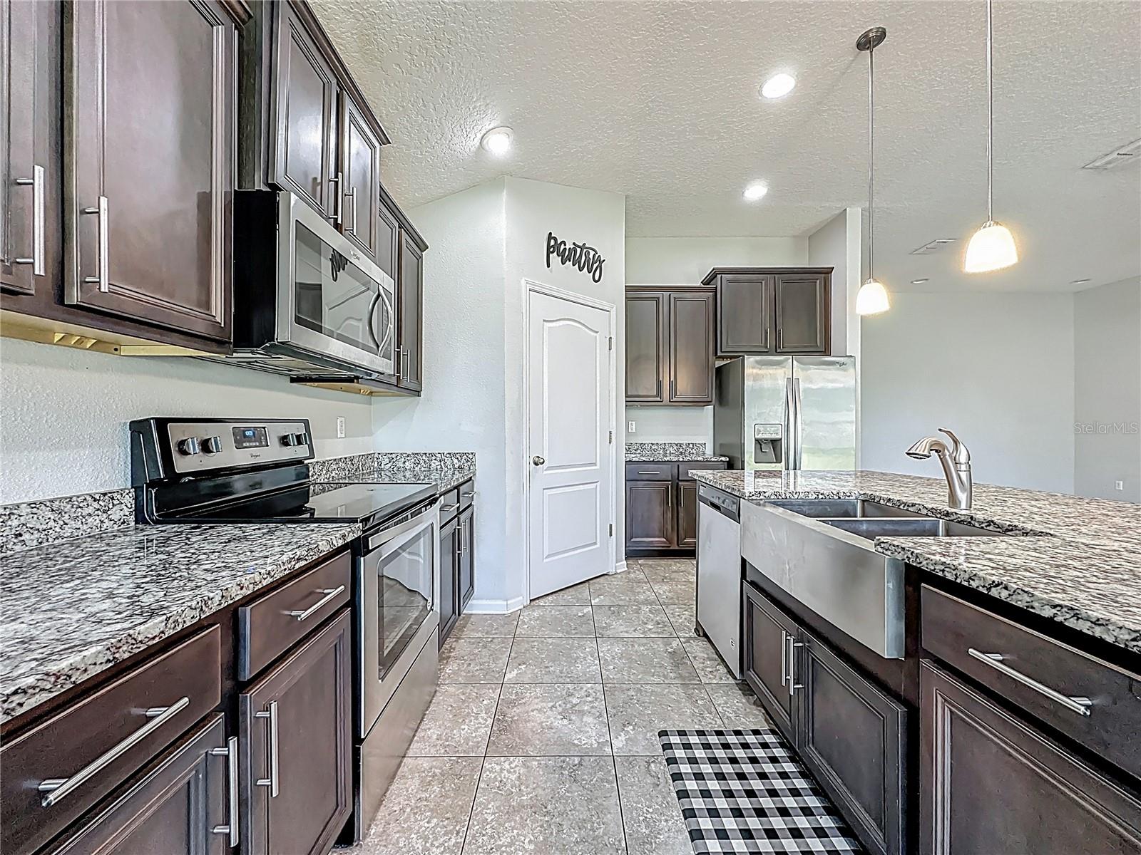 Image 6 of 29 For 12586 Itani Way