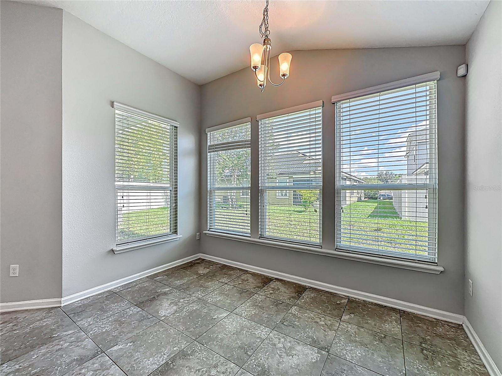 Image 9 of 29 For 12586 Itani Way