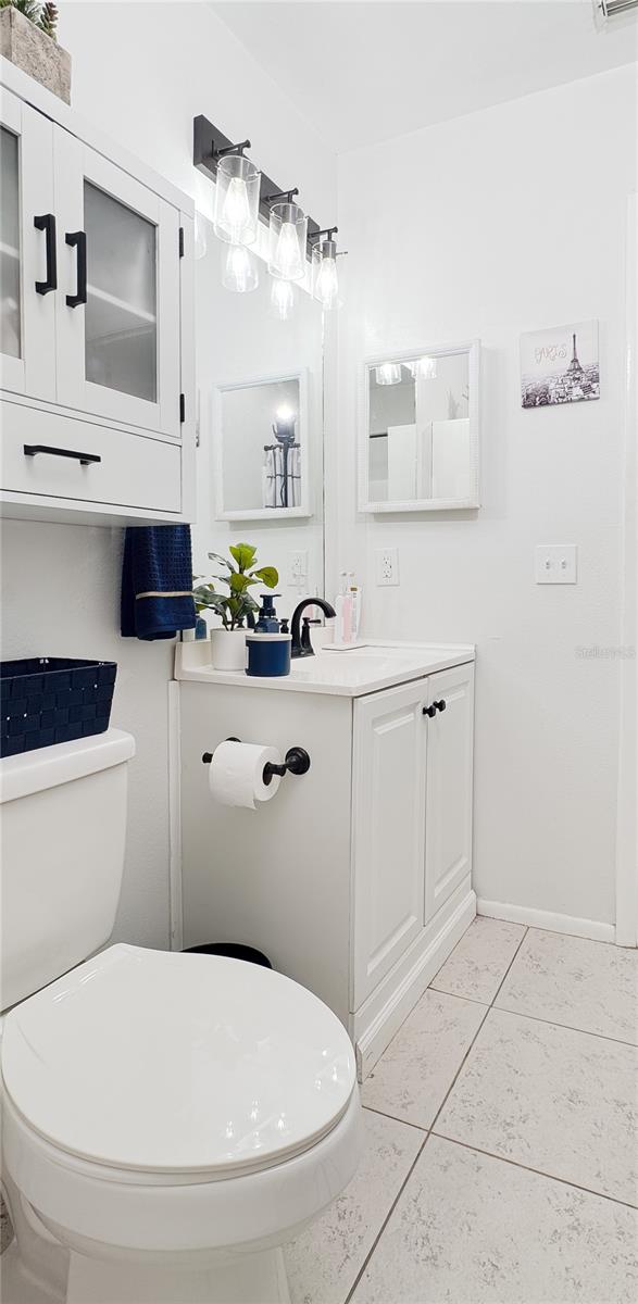 Image 13 of 17 For 2075 Isle Royale Court Se 163