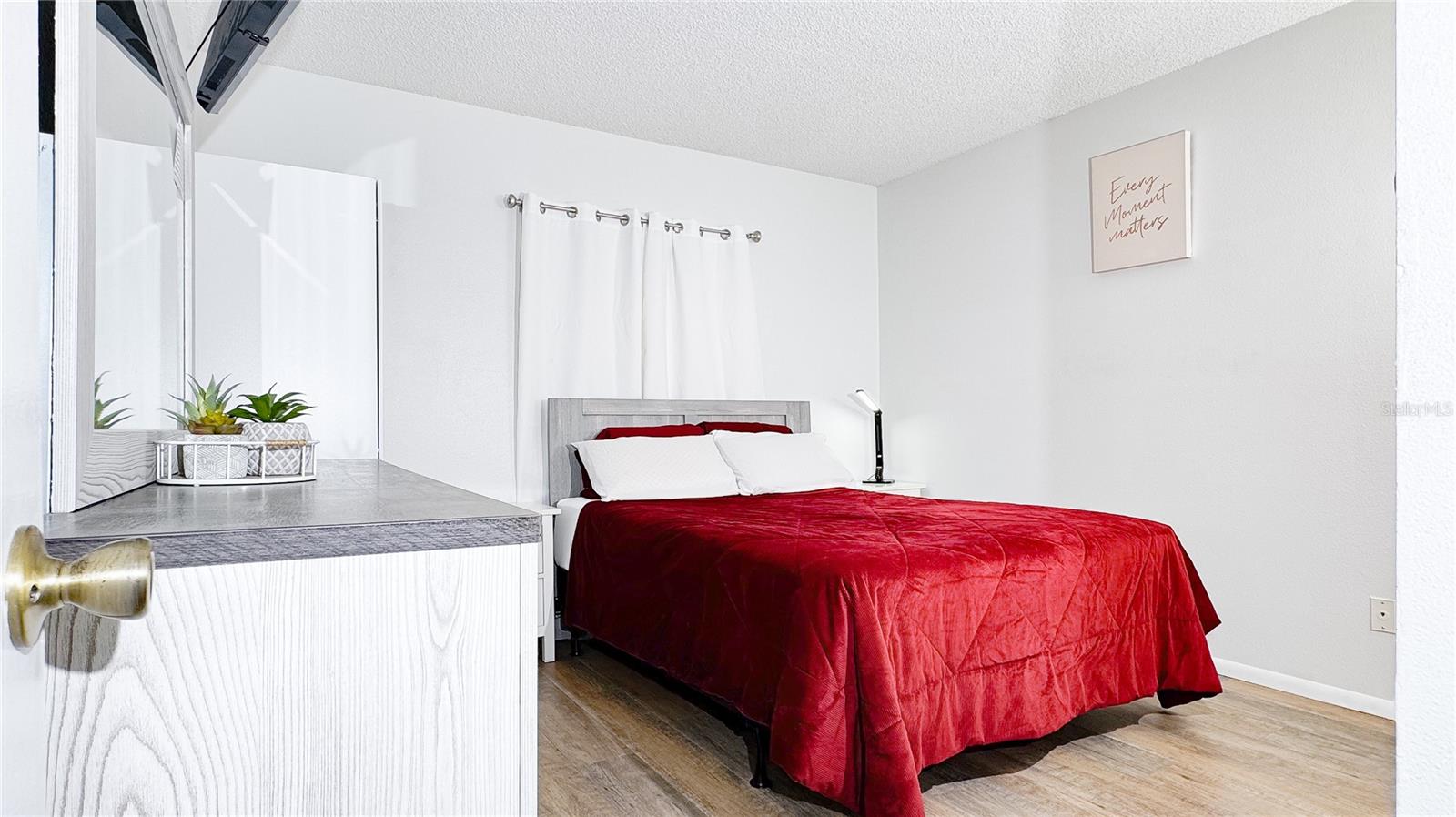 Image 16 of 17 For 2075 Isle Royale Court Se 163
