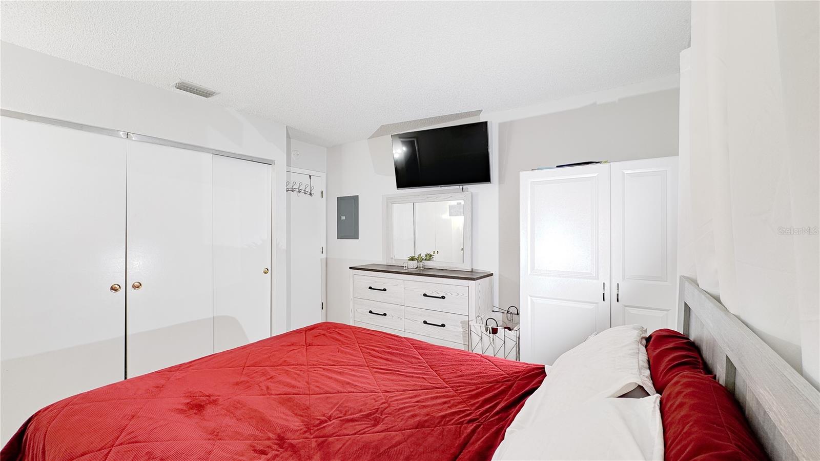 Image 17 of 17 For 2075 Isle Royale Court Se 163