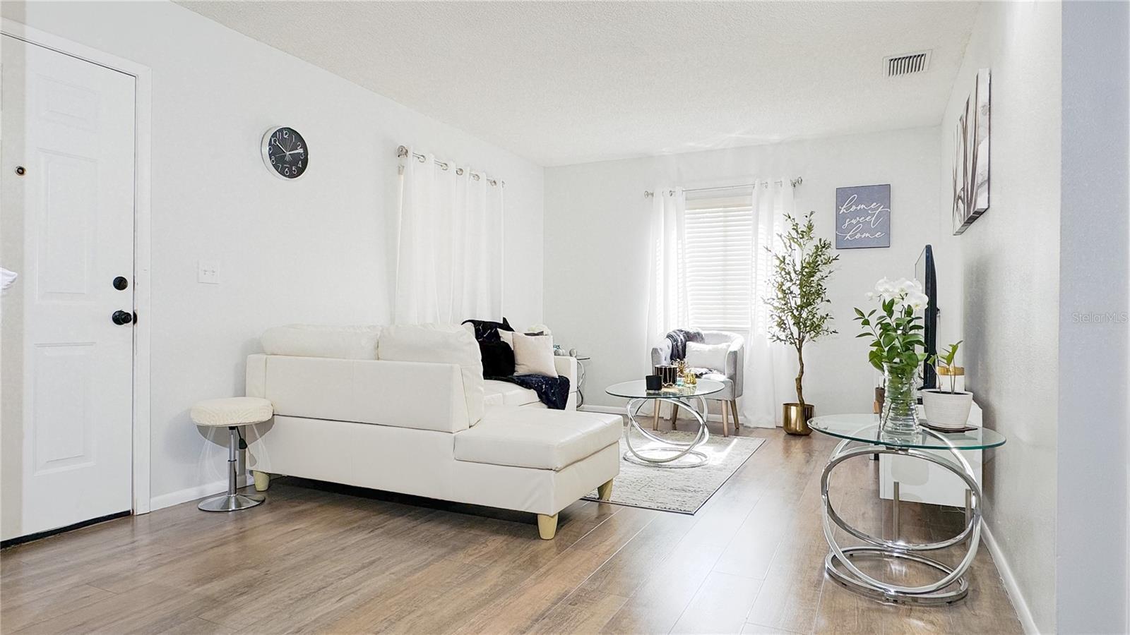 Image 4 of 17 For 2075 Isle Royale Court Se 163