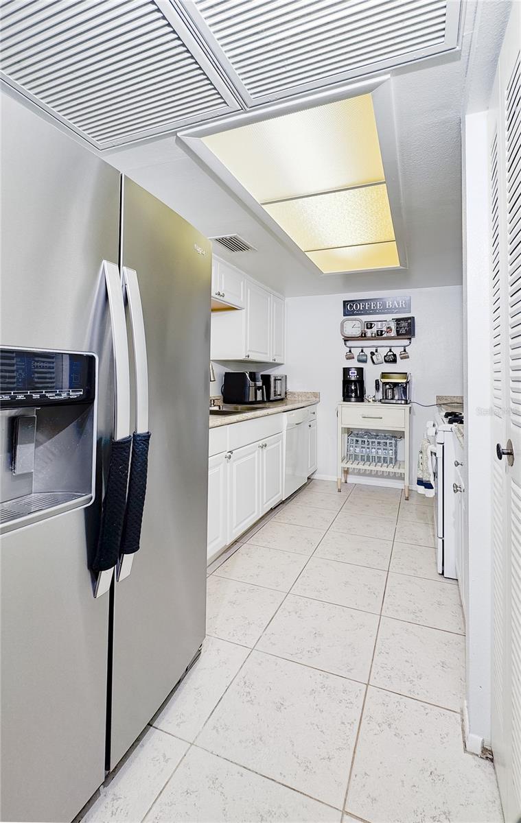 Image 9 of 17 For 2075 Isle Royale Court Se 163