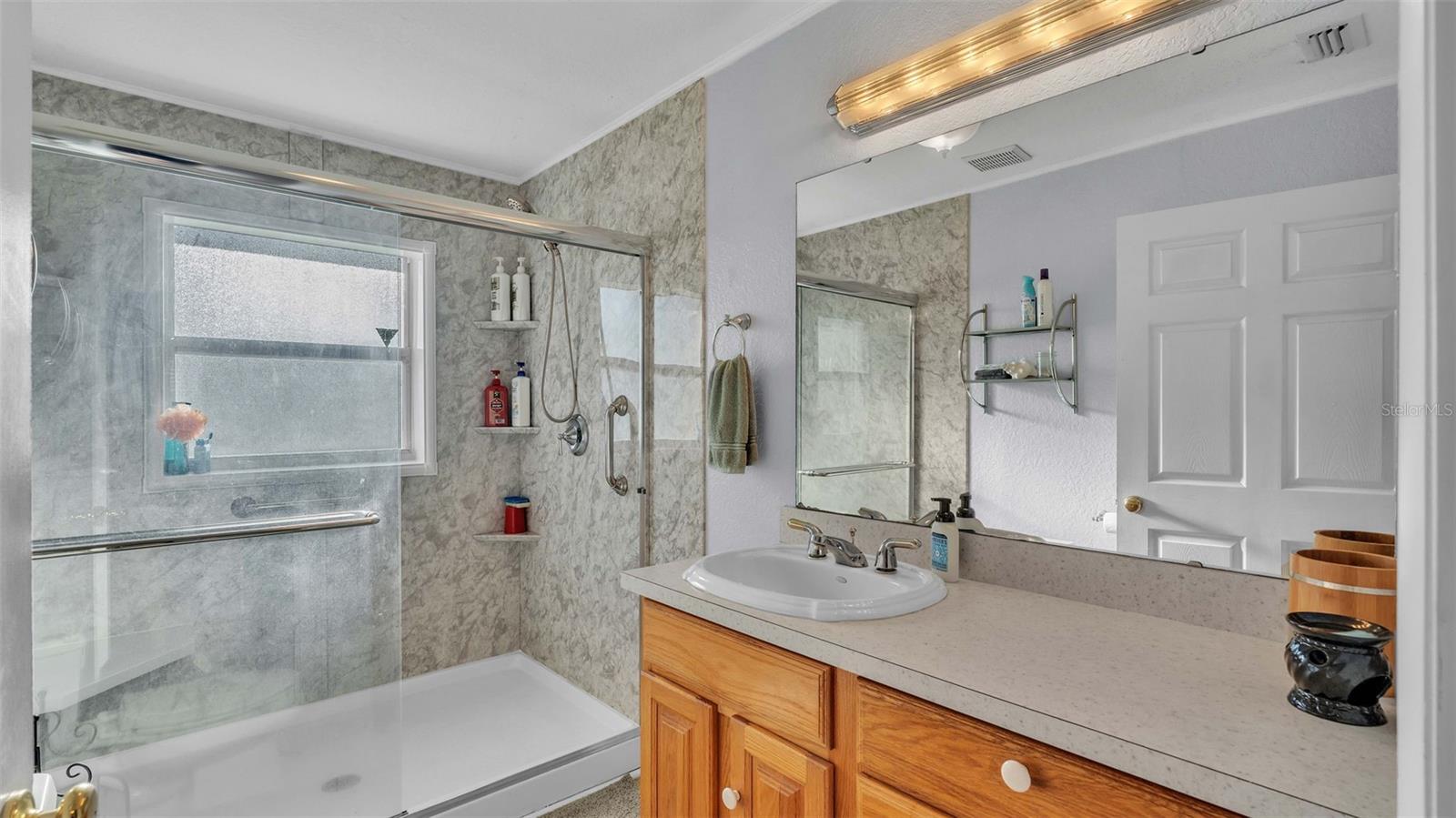 Image 17 of 40 For 4390 Sunnyside Drive