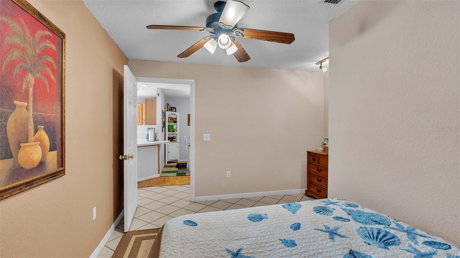 Image 18 of 40 For 4390 Sunnyside Drive