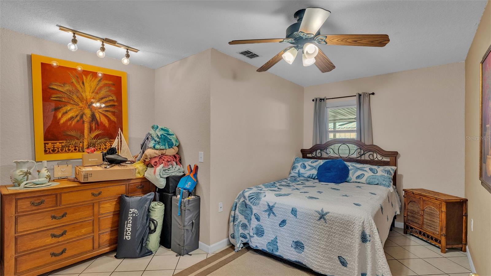 Image 19 of 40 For 4390 Sunnyside Drive