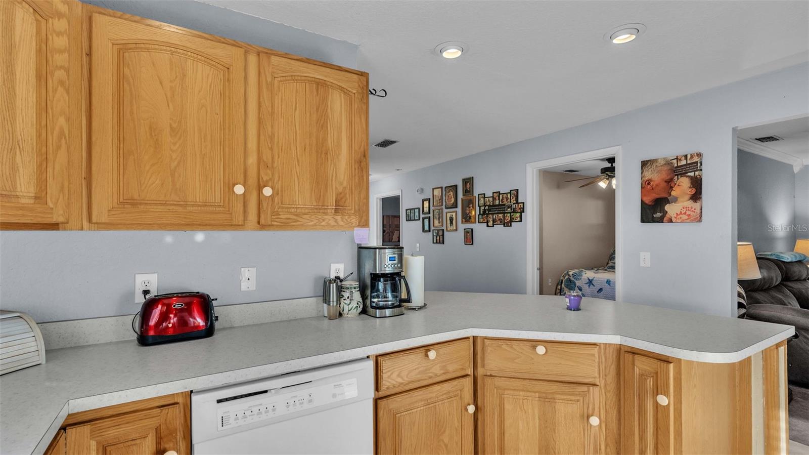 Image 23 of 40 For 4390 Sunnyside Drive