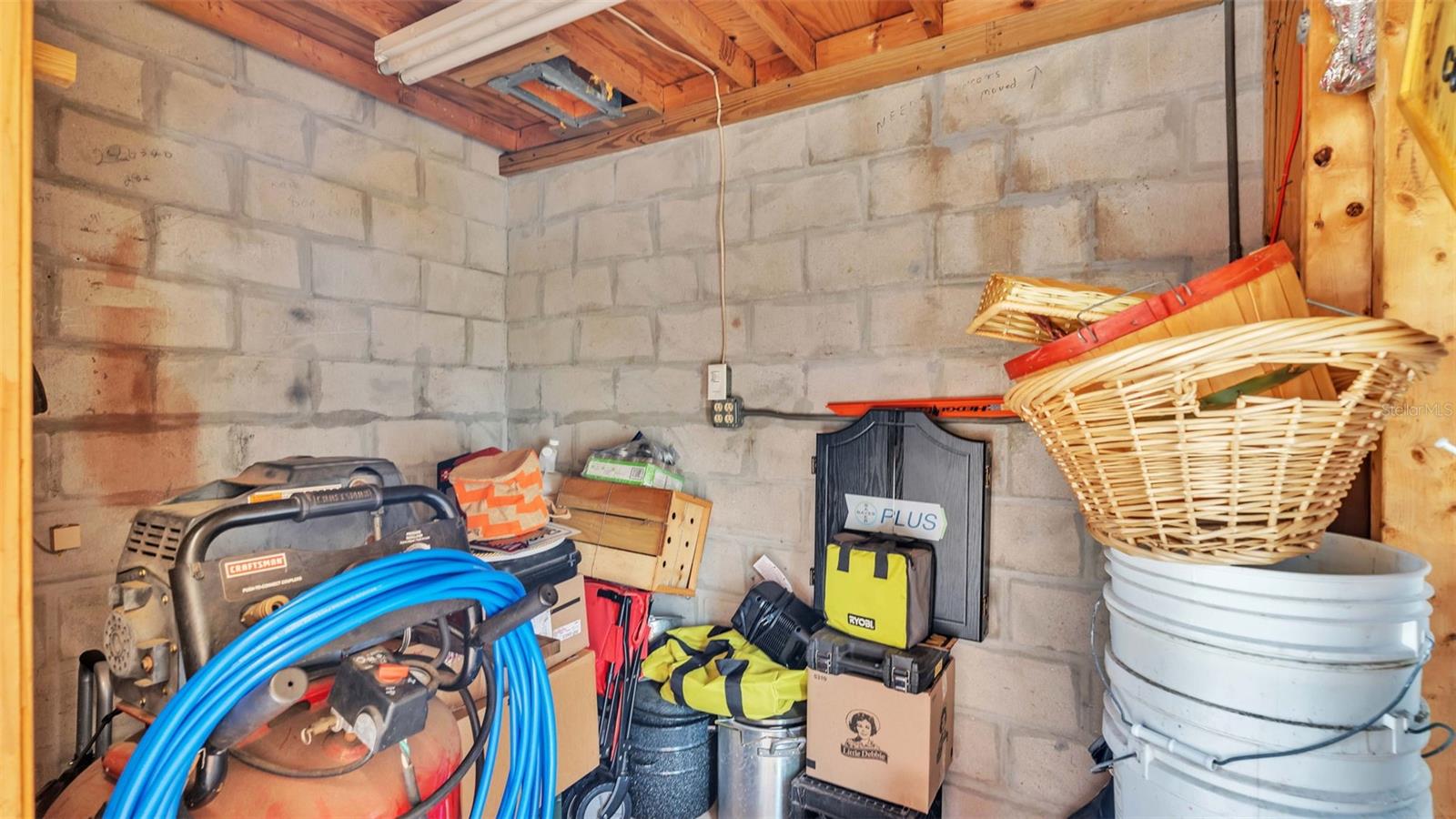 Image 9 of 40 For 4390 Sunnyside Drive