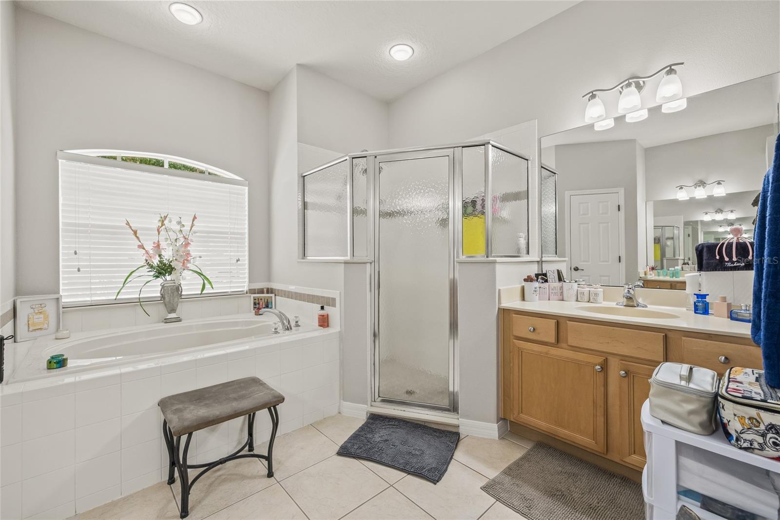 Image 14 of 32 For 144 Costa Loop Street