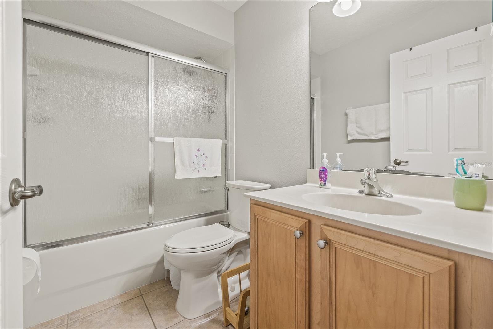 Image 16 of 32 For 144 Costa Loop Street