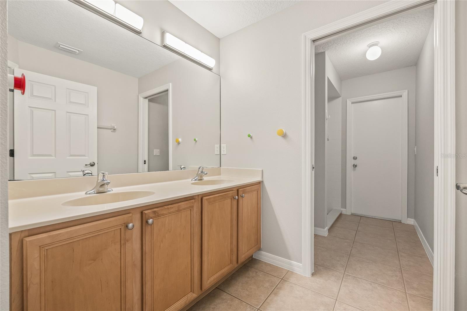 Image 18 of 32 For 144 Costa Loop Street
