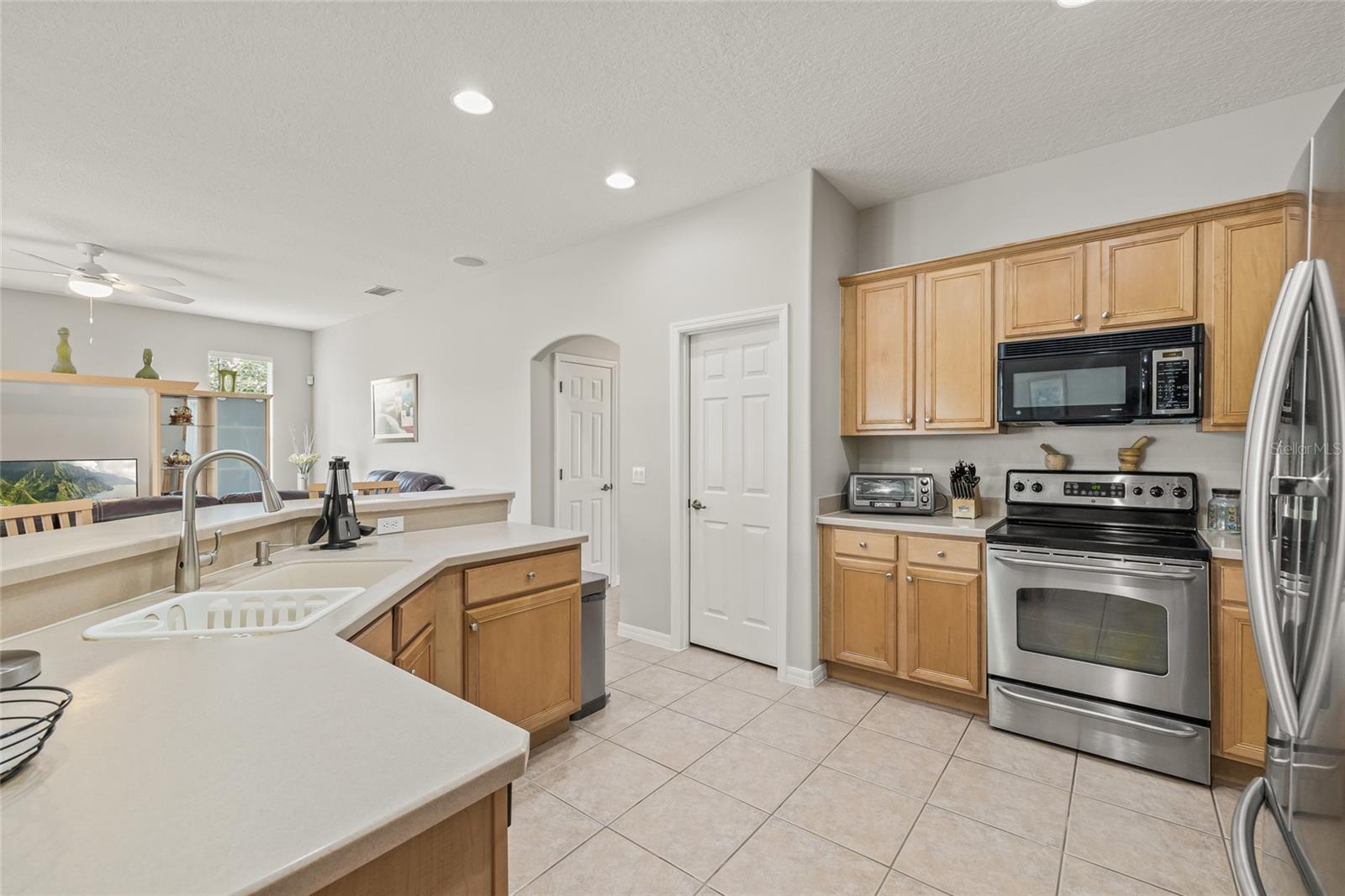 Image 8 of 32 For 144 Costa Loop Street