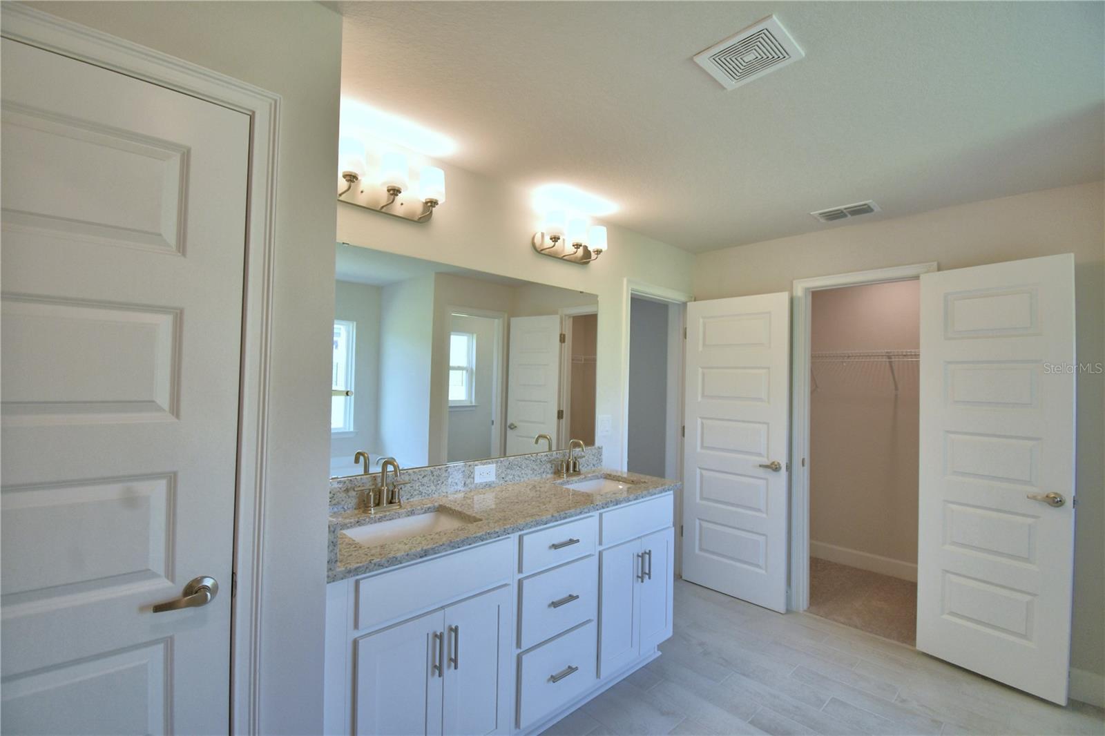 Image 40 of 91 For 5298 Tennessee Ridge Court