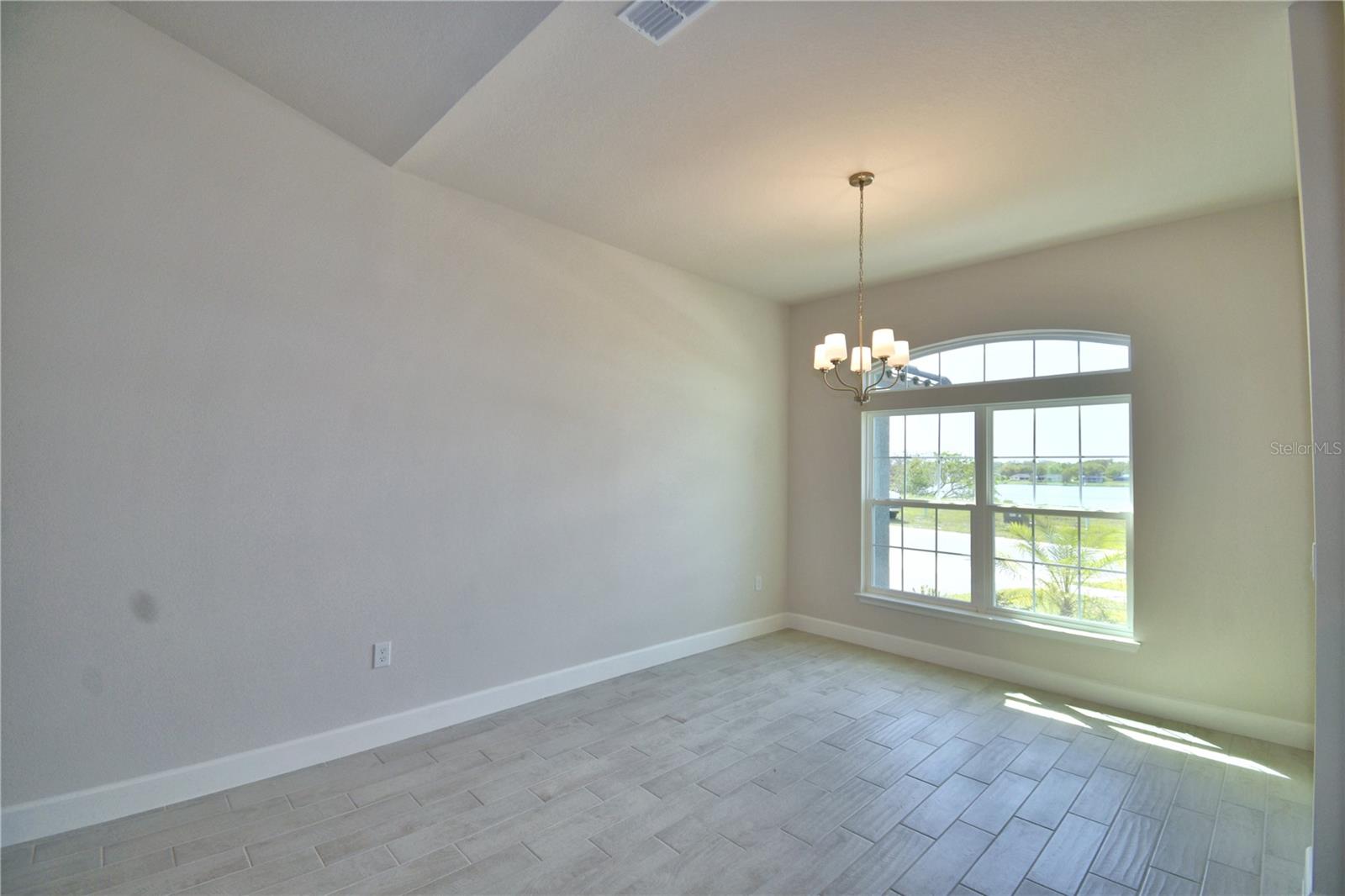 Image 9 of 91 For 5298 Tennessee Ridge Court