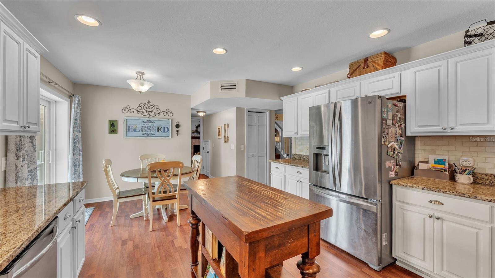 Image 11 of 90 For 512 Water Oak Court