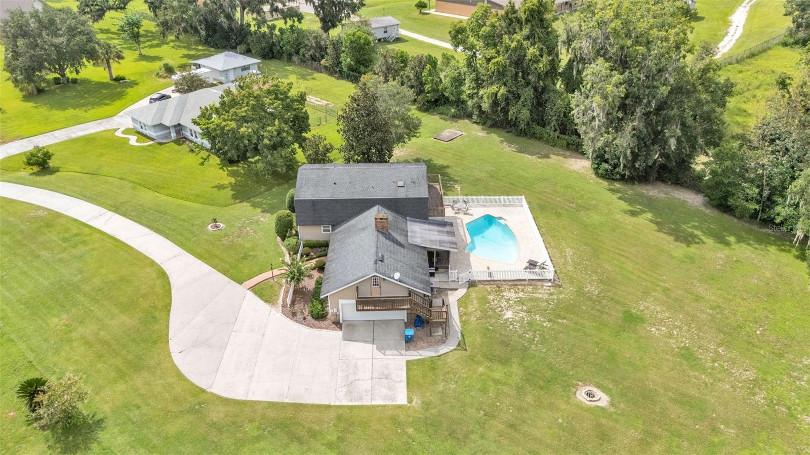 Image 2 of 90 For 512 Water Oak Court