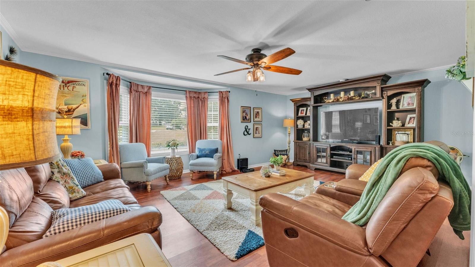 Image 25 of 90 For 512 Water Oak Court