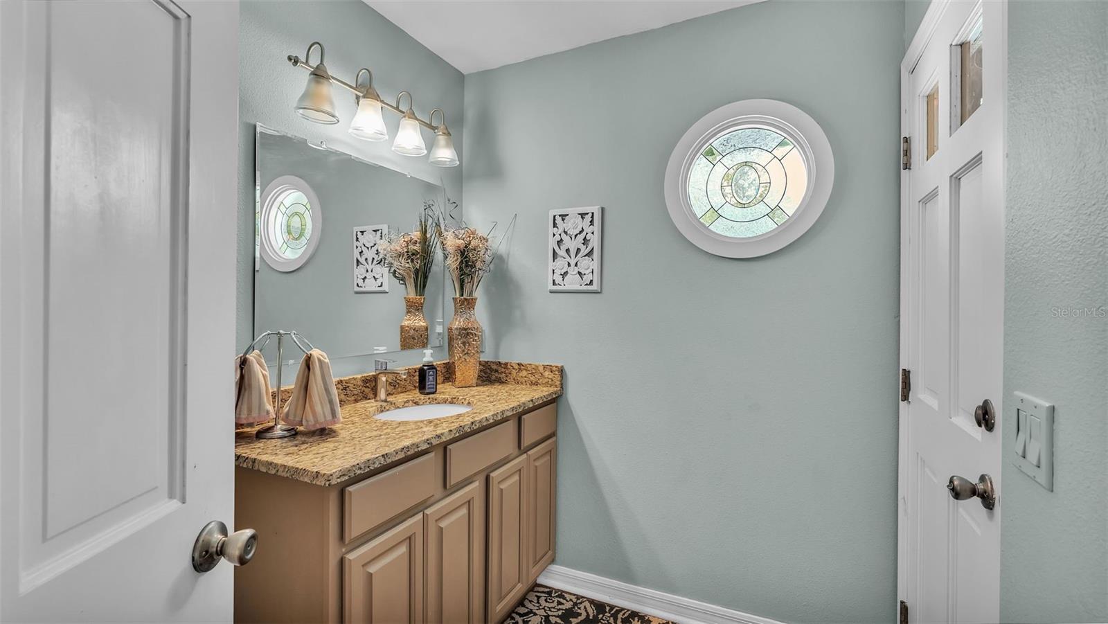 Image 34 of 90 For 512 Water Oak Court