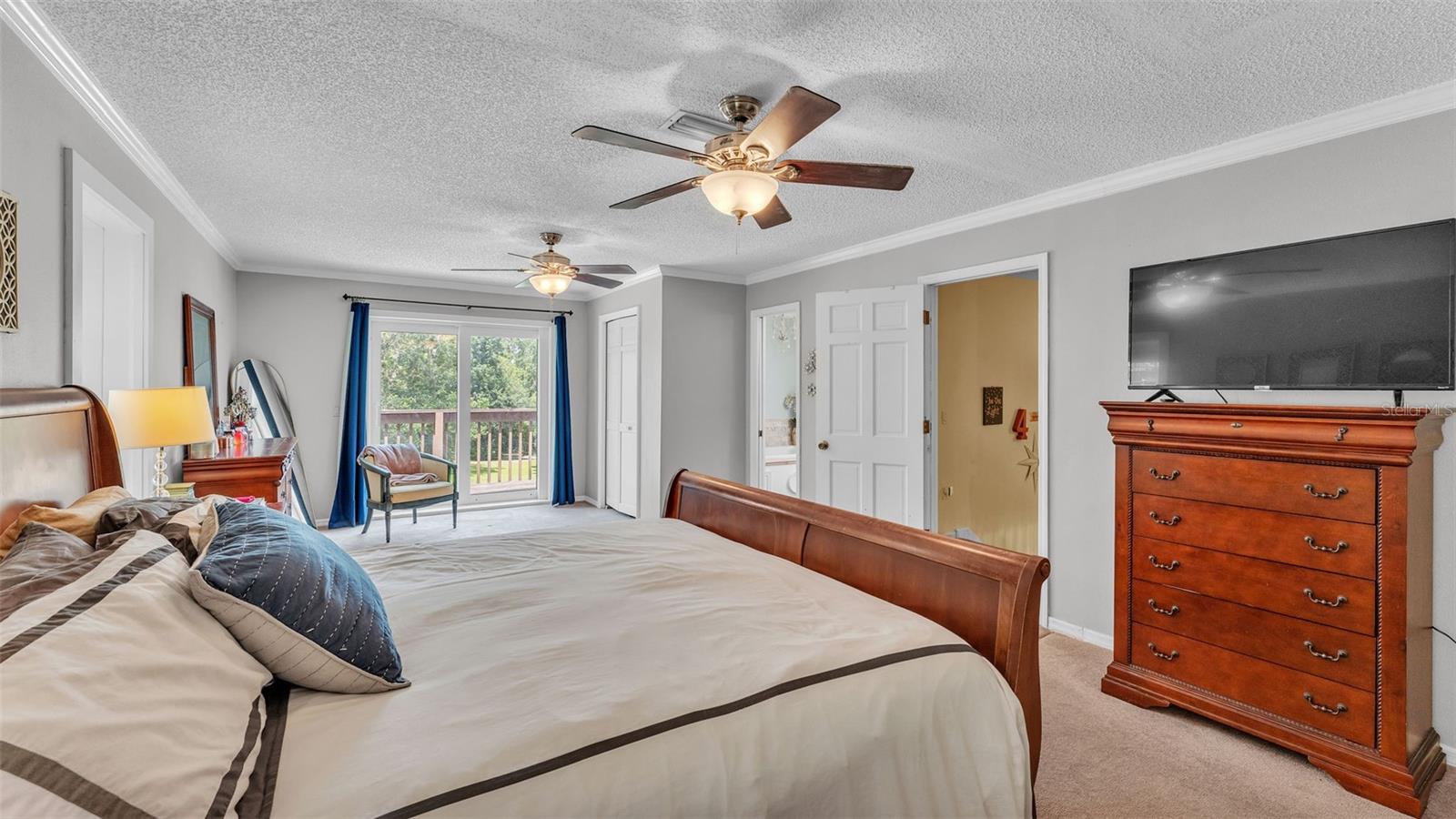 Image 41 of 90 For 512 Water Oak Court