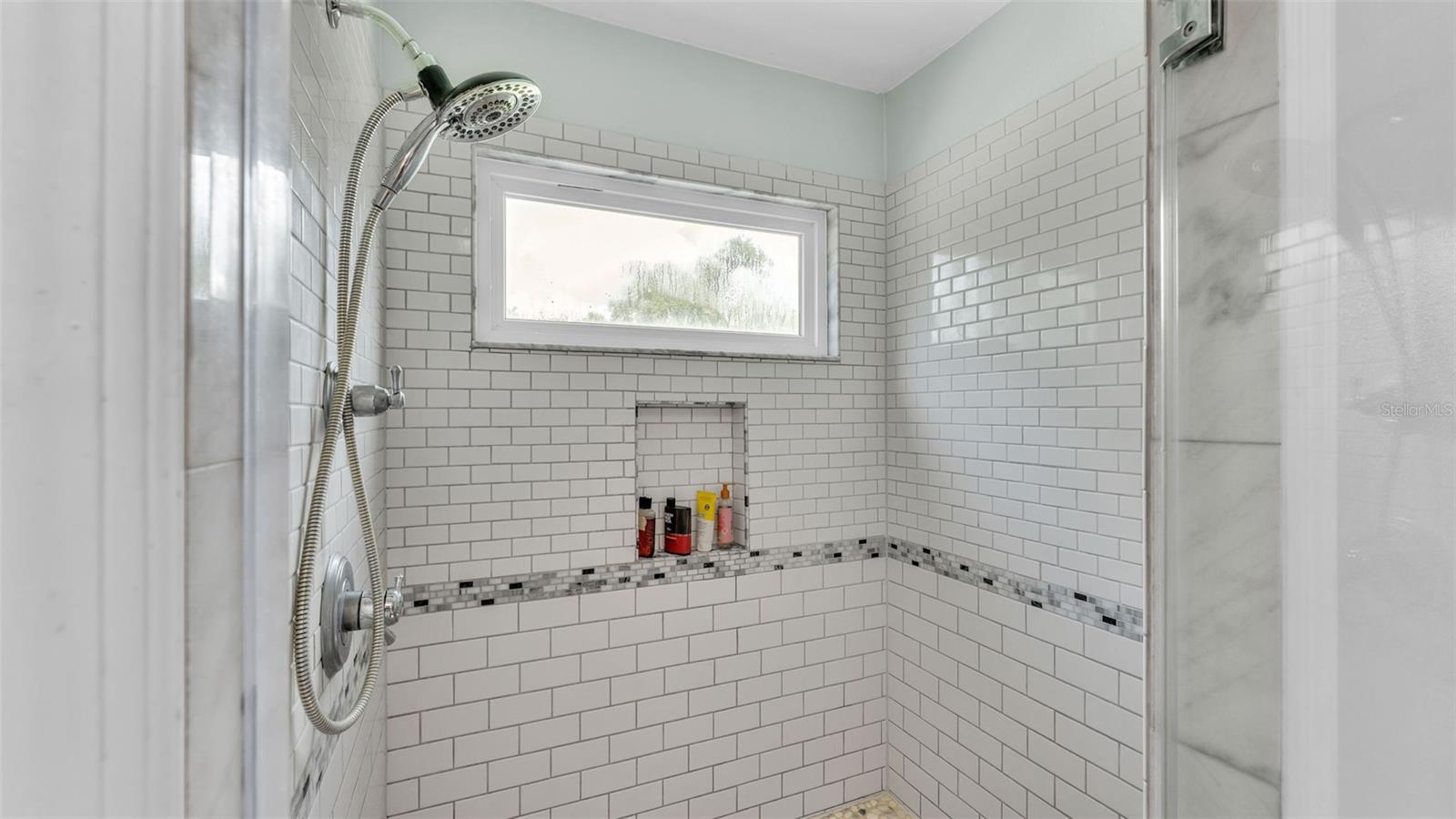 Image 49 of 90 For 512 Water Oak Court