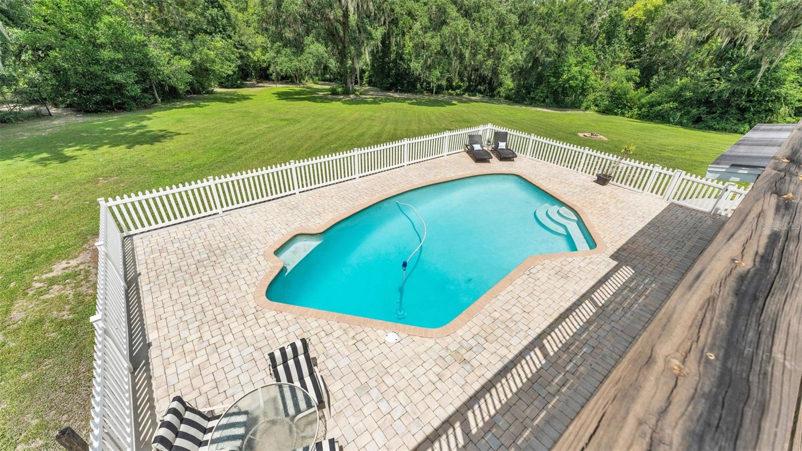 Image 5 of 90 For 512 Water Oak Court