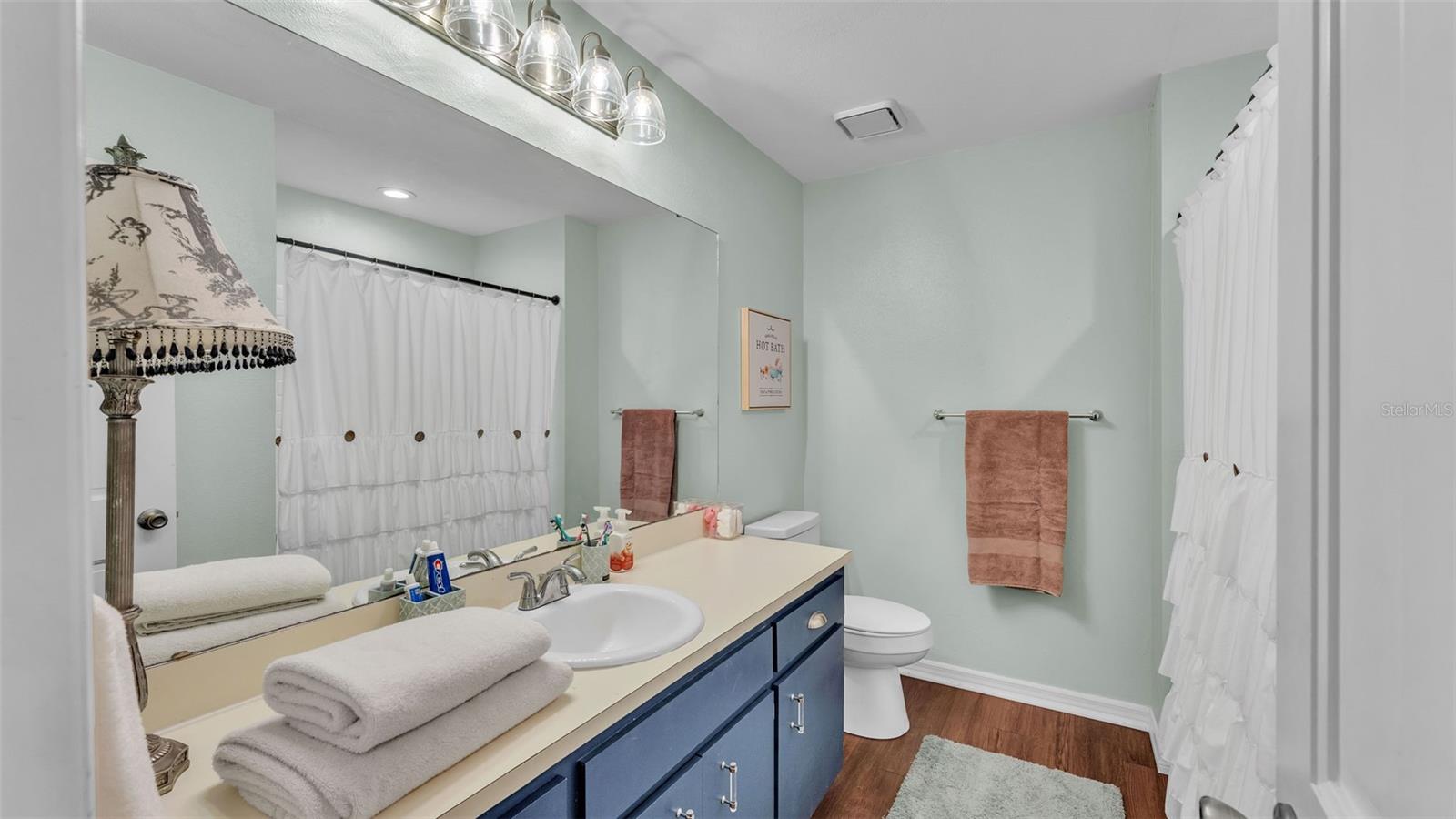 Image 52 of 90 For 512 Water Oak Court