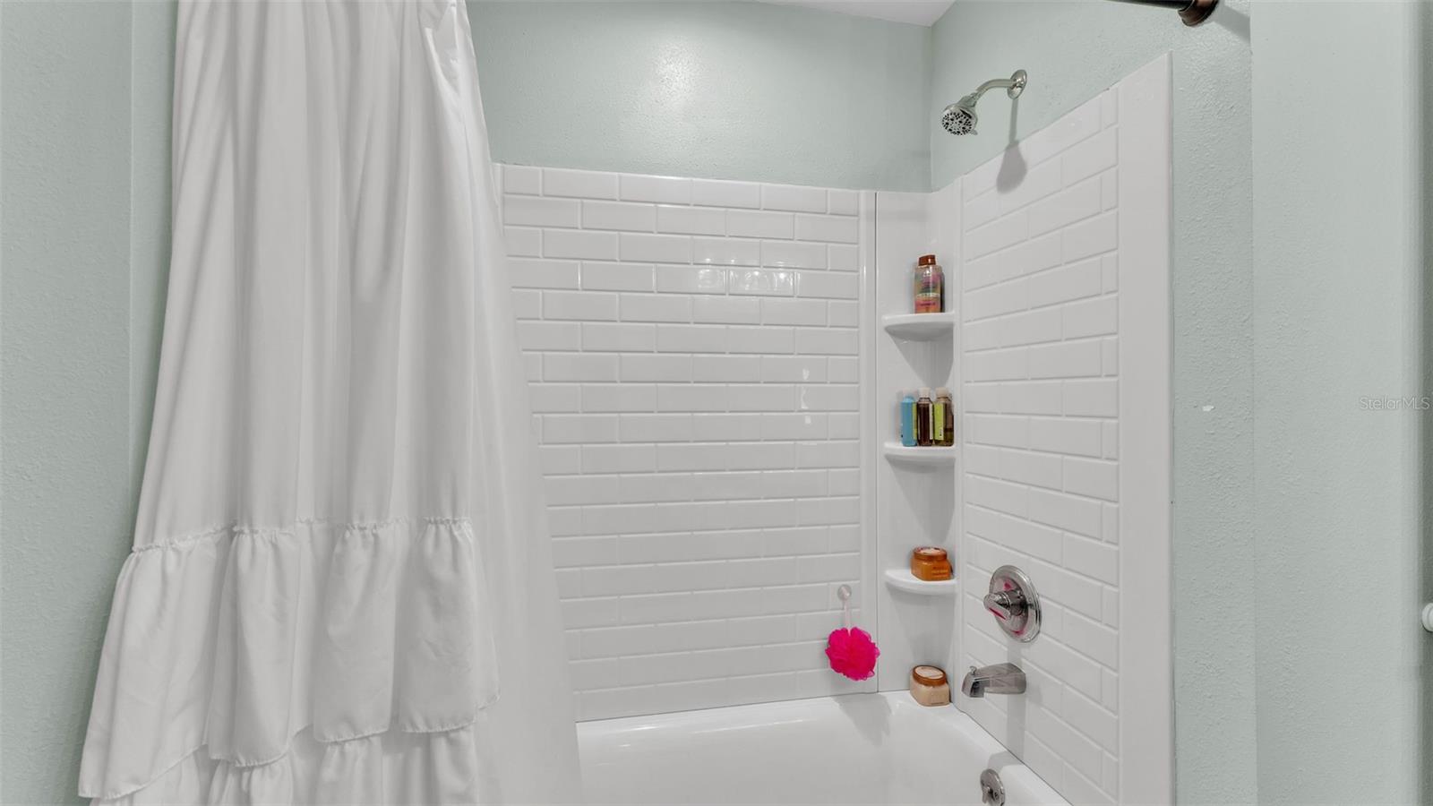Image 53 of 90 For 512 Water Oak Court