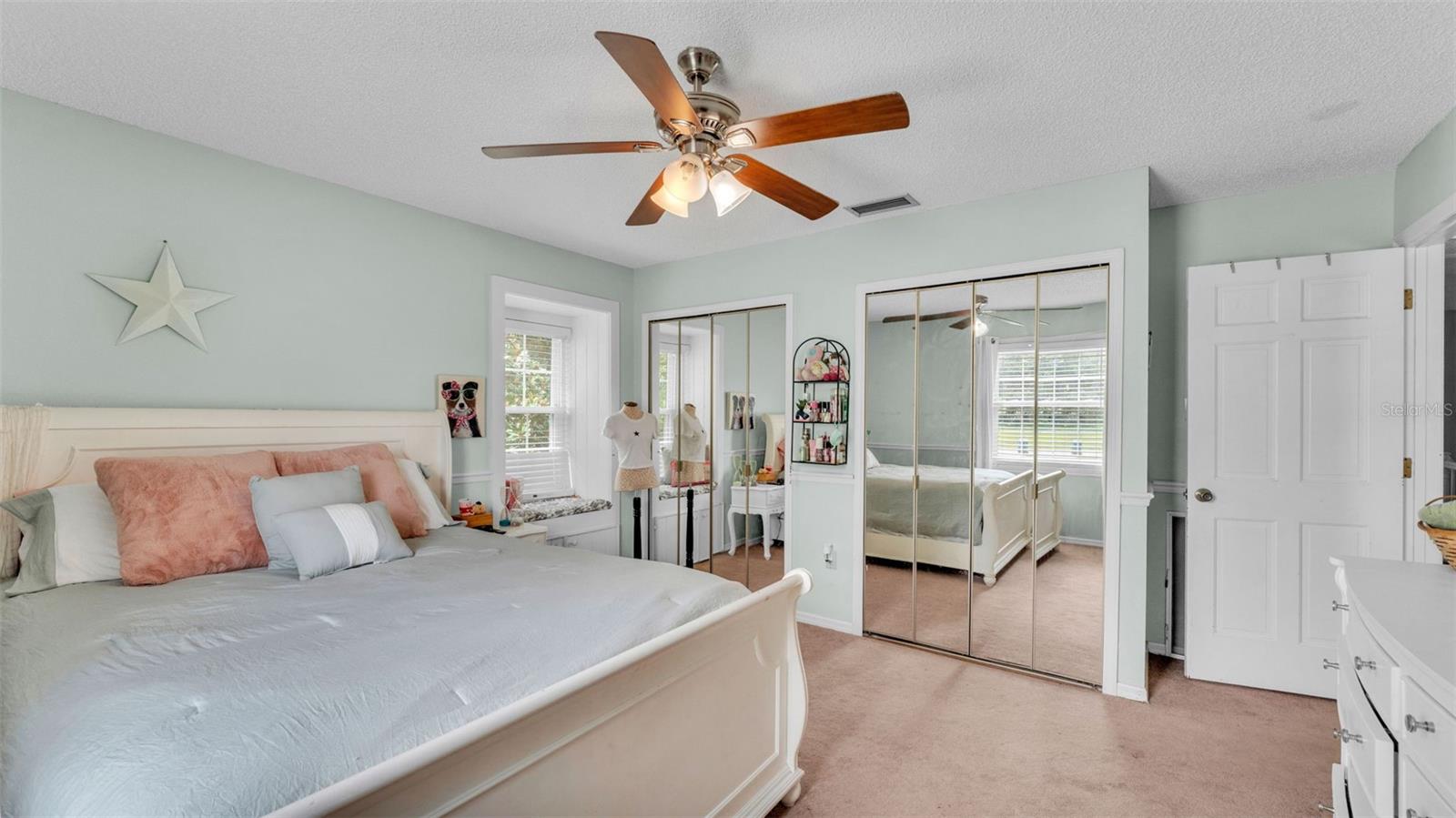 Image 59 of 90 For 512 Water Oak Court