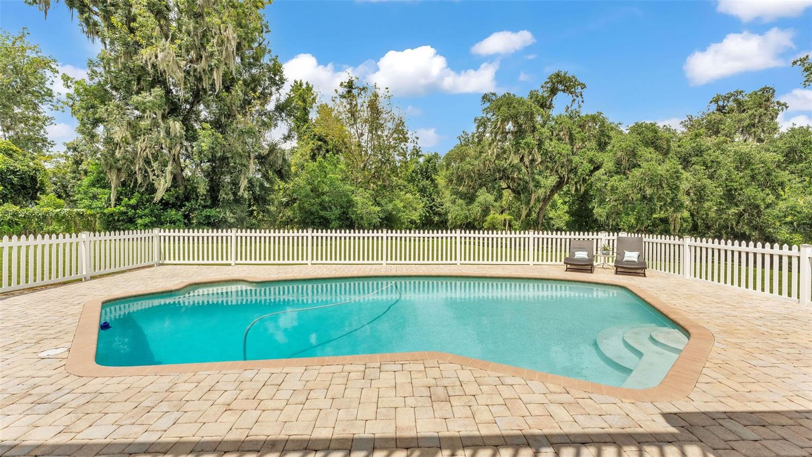 Image 60 of 90 For 512 Water Oak Court