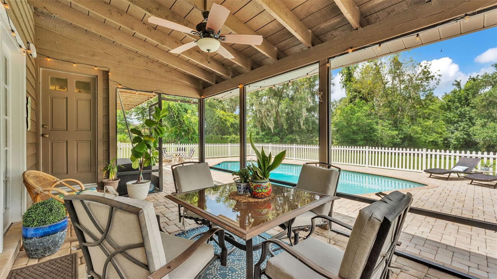 Image 62 of 90 For 512 Water Oak Court