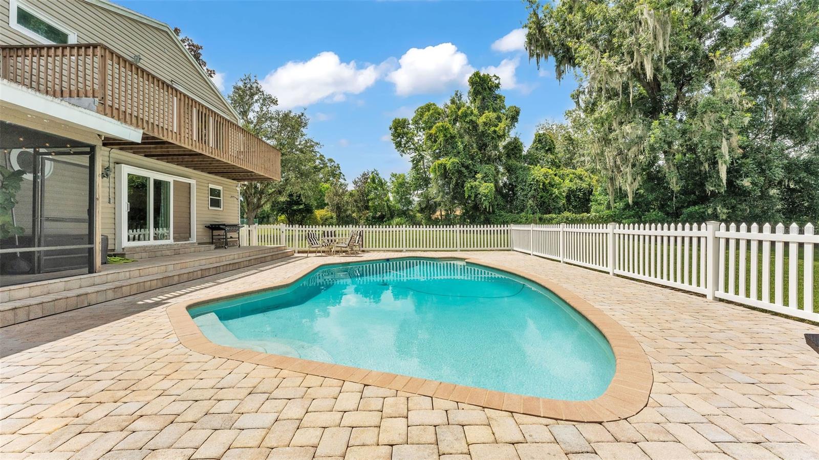 Image 64 of 90 For 512 Water Oak Court