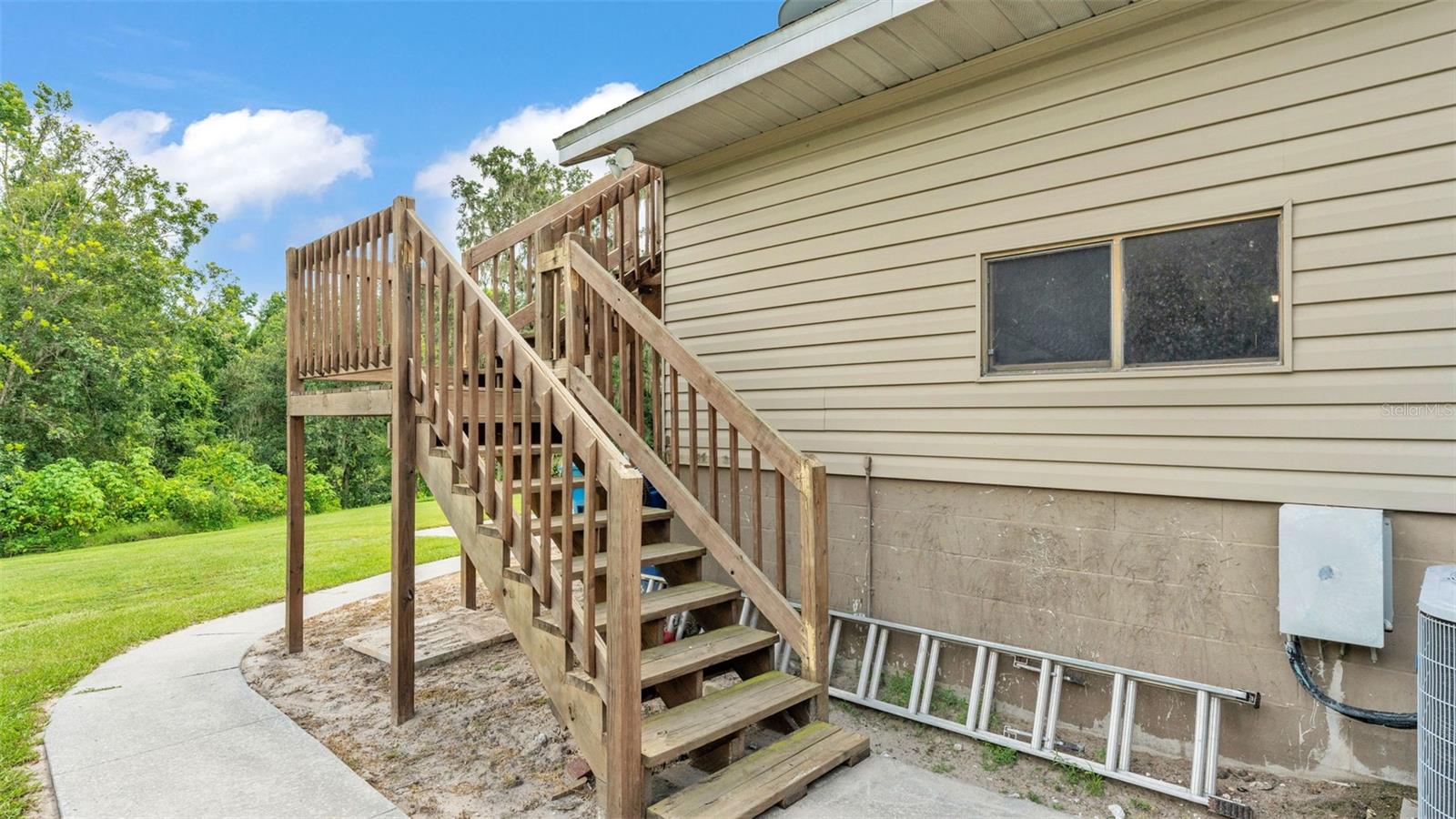 Image 69 of 90 For 512 Water Oak Court