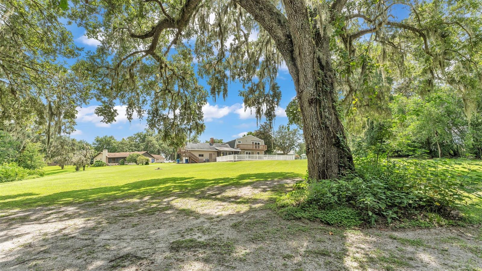 Image 74 of 90 For 512 Water Oak Court