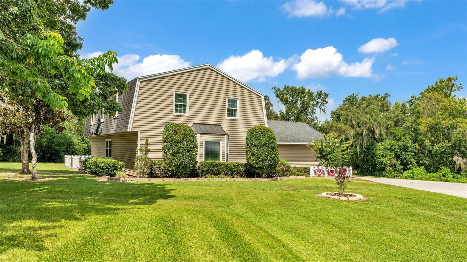Image 79 of 90 For 512 Water Oak Court