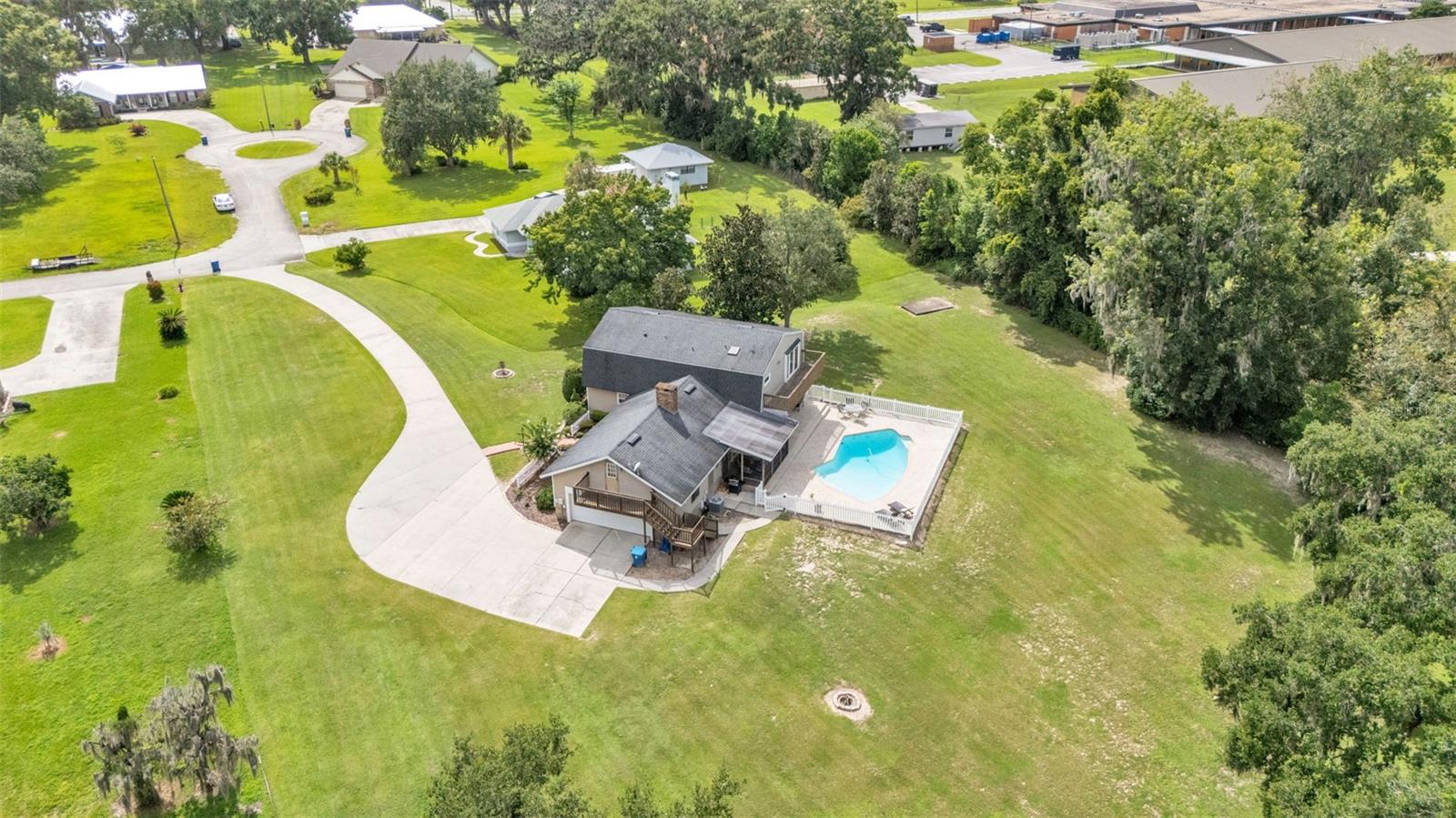 Image 83 of 90 For 512 Water Oak Court