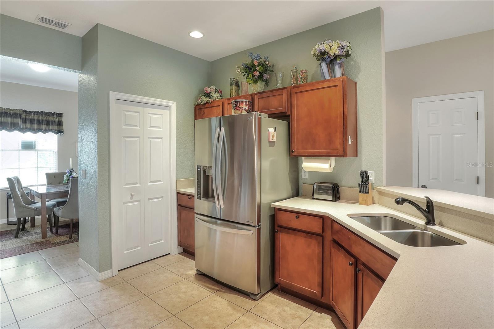 Image 14 of 52 For 930 Princeton Manor Lane