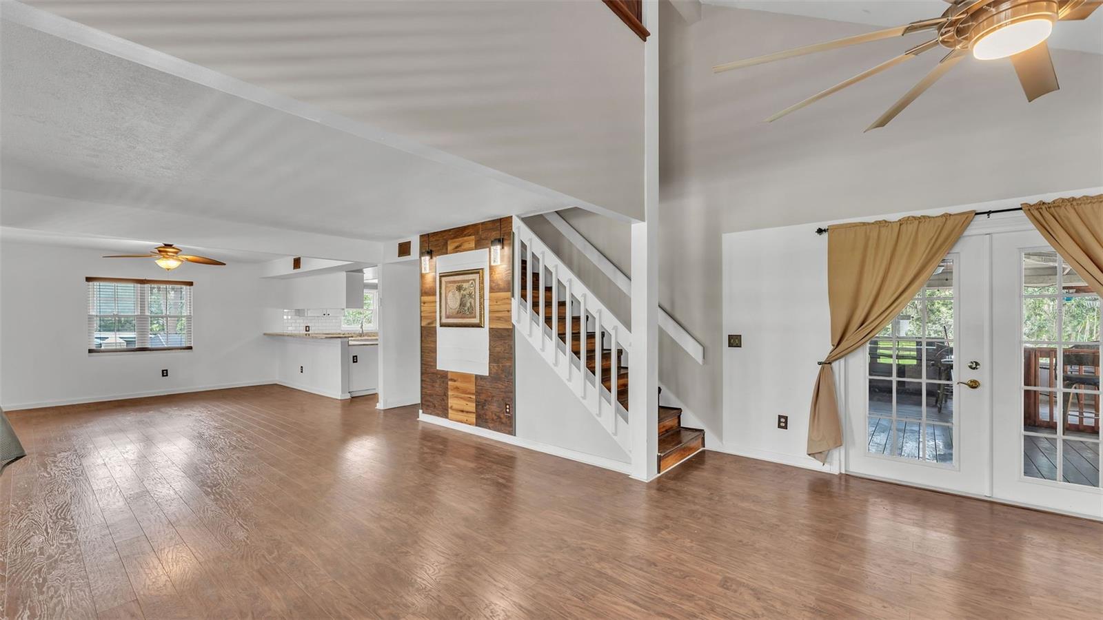 Image 14 of 75 For 9934 Peninsular Drive