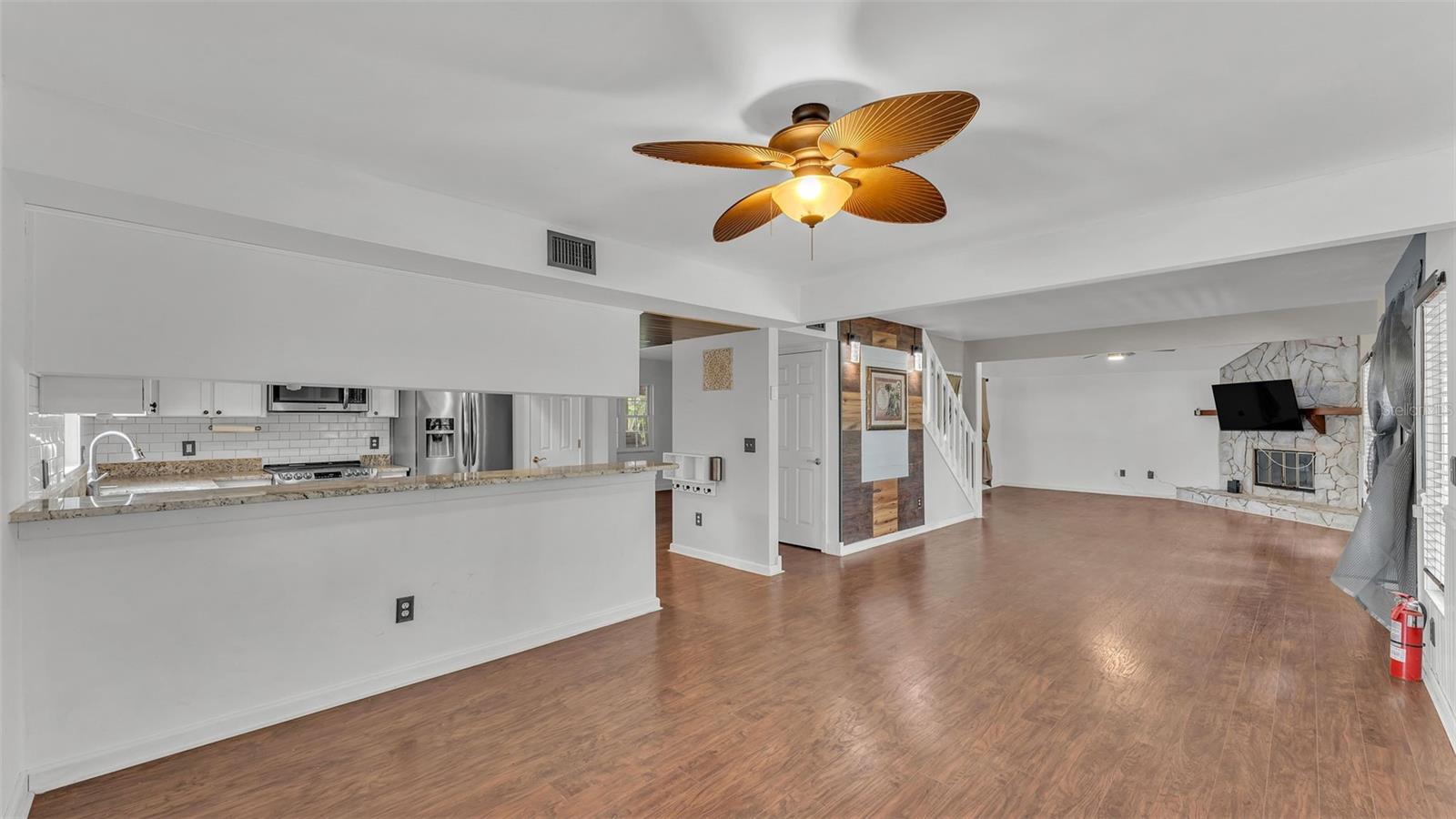 Image 16 of 75 For 9934 Peninsular Drive