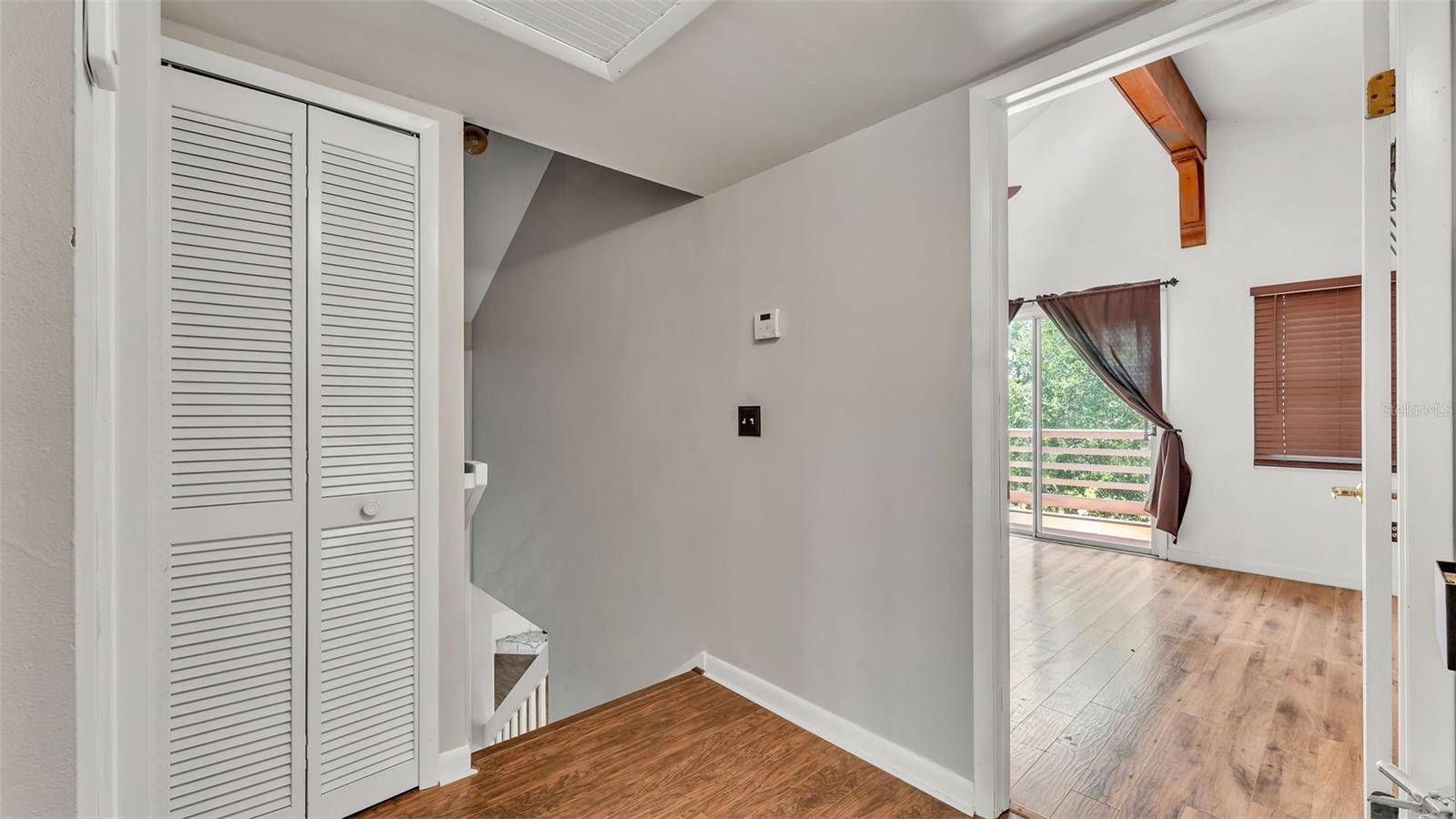 Image 25 of 75 For 9934 Peninsular Drive