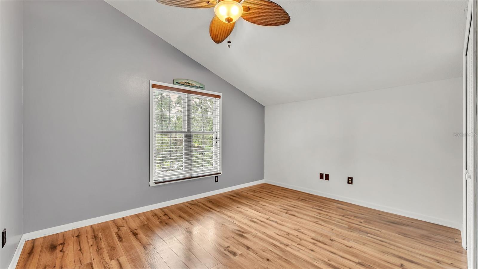Image 30 of 75 For 9934 Peninsular Drive