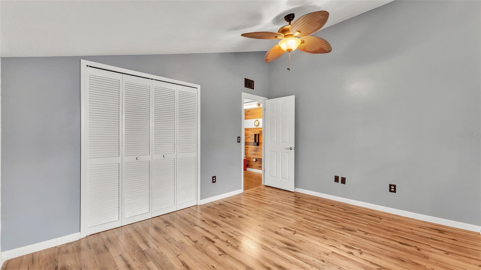 Image 31 of 75 For 9934 Peninsular Drive