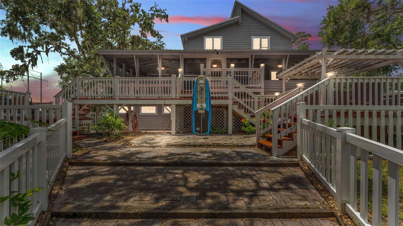 Image 4 of 75 For 9934 Peninsular Drive