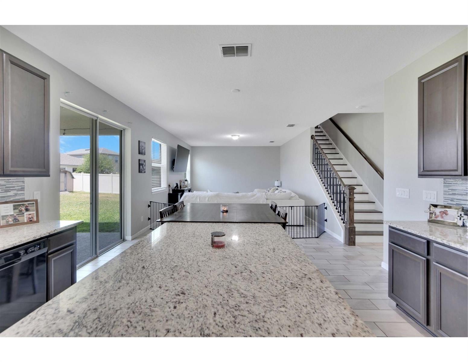 Image 16 of 70 For 10646 Planer Picket Drive