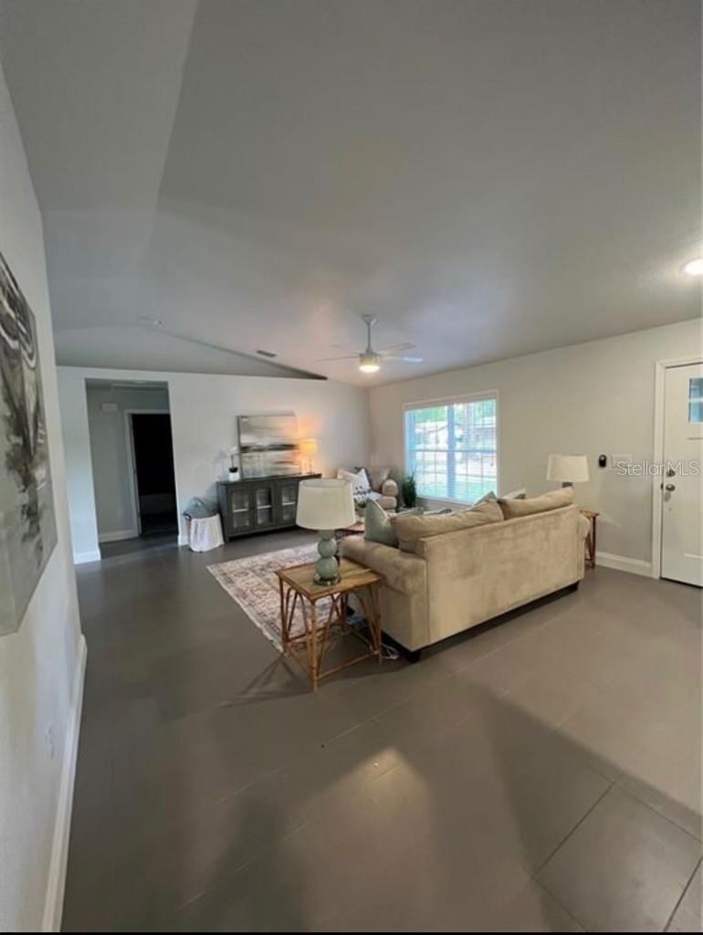 Image 9 of 19 For 415 Petteway Drive